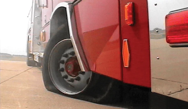 Pierce tire blowout protection band system