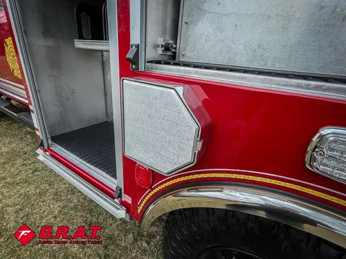 Lower side compartment open with octagonal hatch nearby.