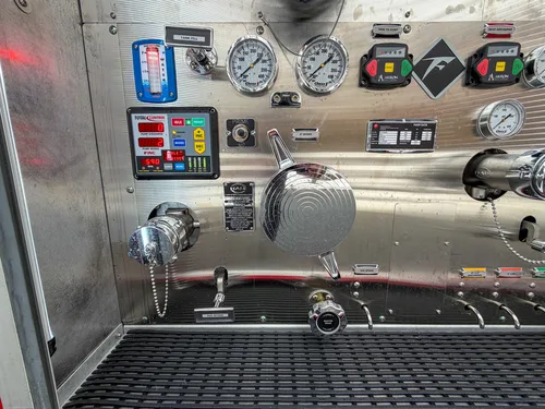 Tanker Pumper B.R.A.T. exterior view, photo 19 of 84