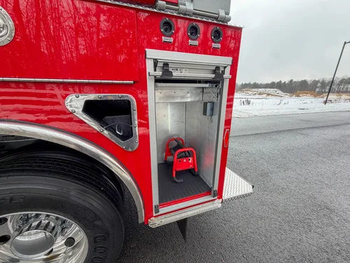 Tanker Pumper B.R.A.T. exterior view, photo 26 of 84