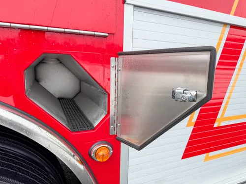 Tanker Pumper B.R.A.T. exterior view, photo 36 of 84