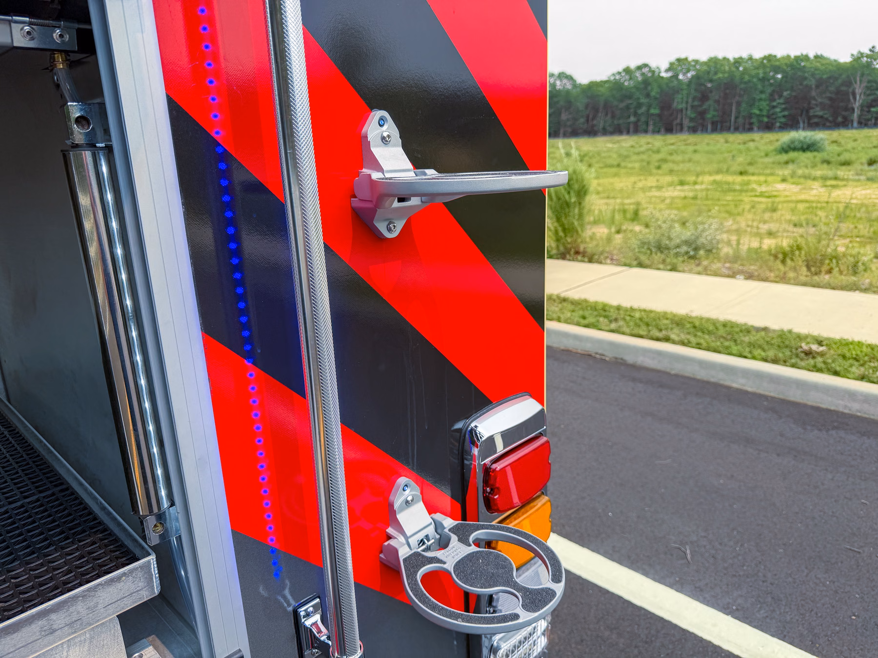 Mini-Pumper Rescue exterior view, photo 43 of 105