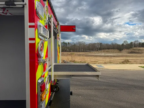 Rescue exterior view, photo 28 of 192