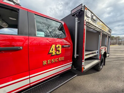 Rescue exterior view, photo 59 of 192