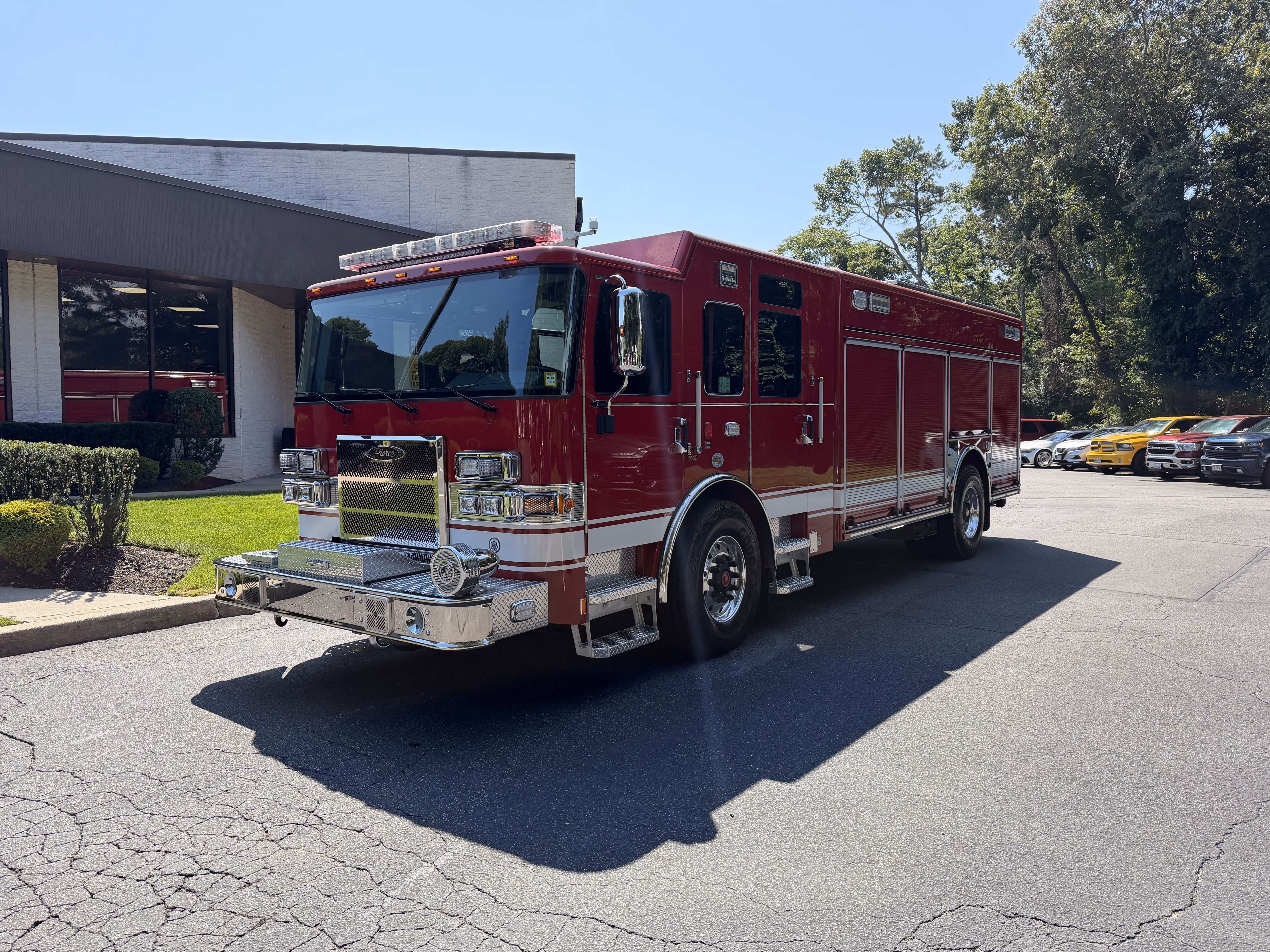 Pierce Saber Rescue exterior view