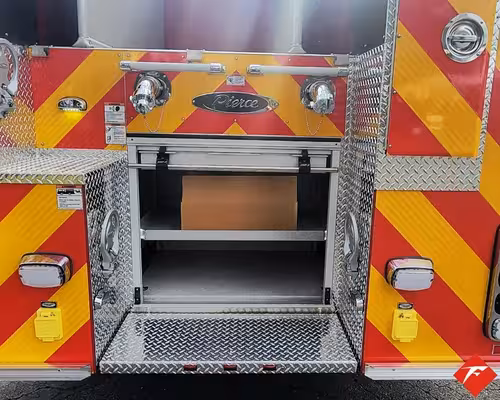 Rear chevron close-up showing open center rear compartment