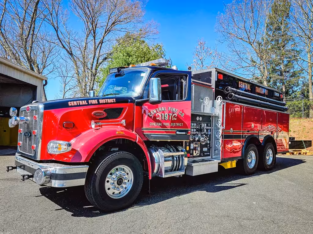 Pierce Saber Tanker exterior view