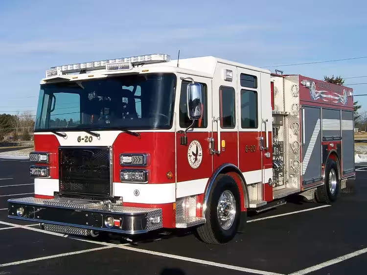 Pierce Saber exterior view