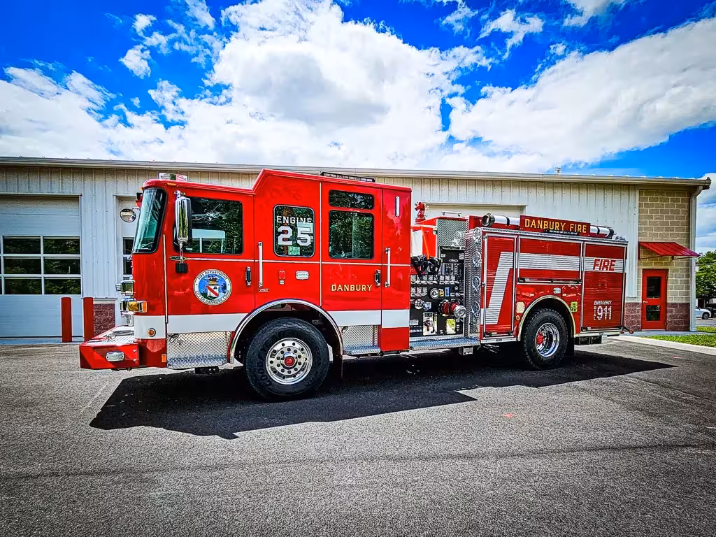 Pierce Saber Pumper exterior view
