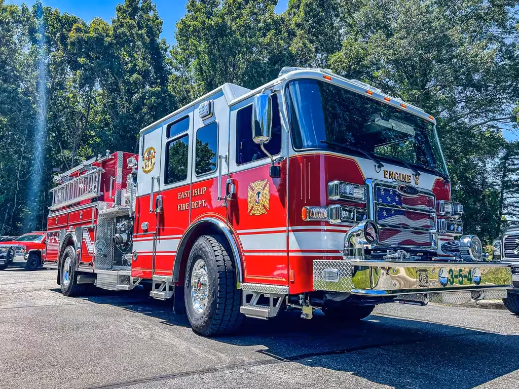 Pierce Enforcer Pumper exterior view