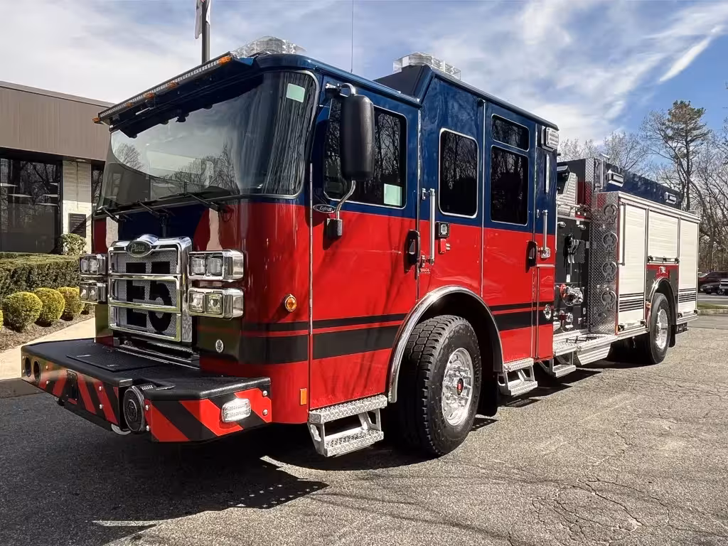 Pierce Enforcer Pumper exterior view