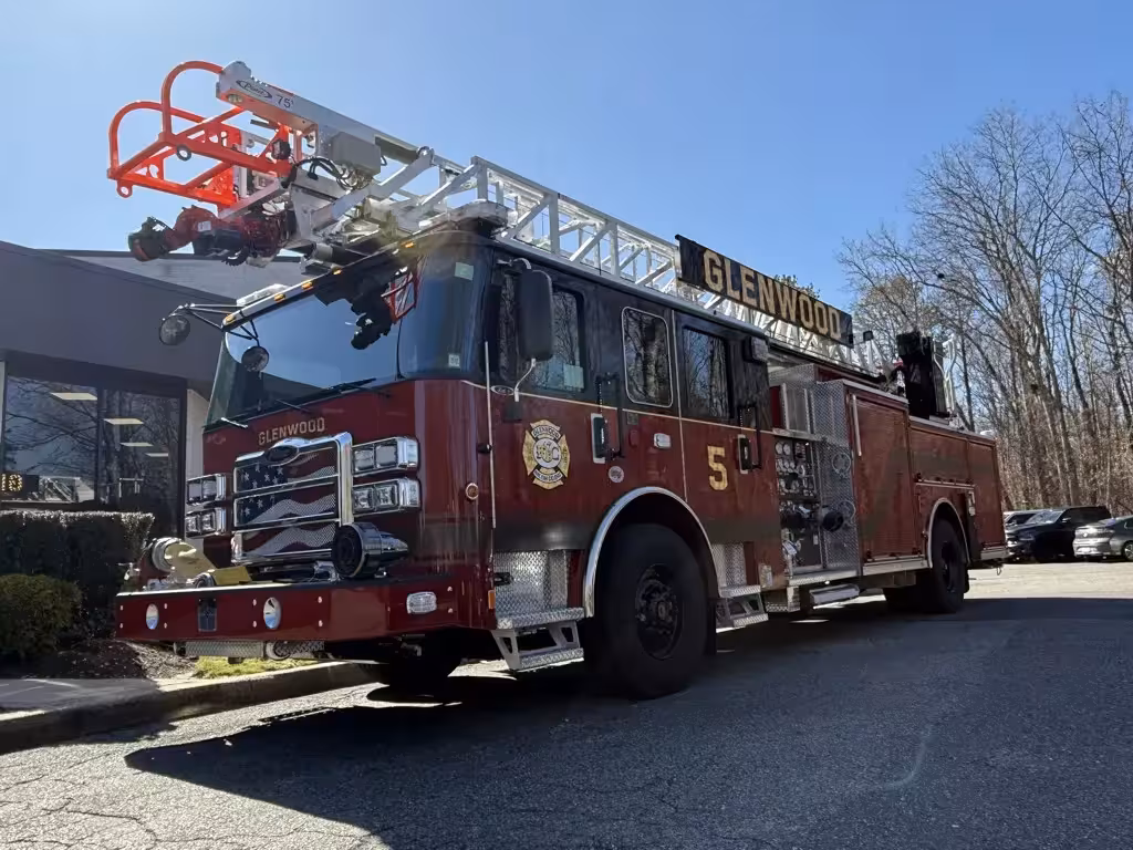 Pierce Saber Aerial exterior view
