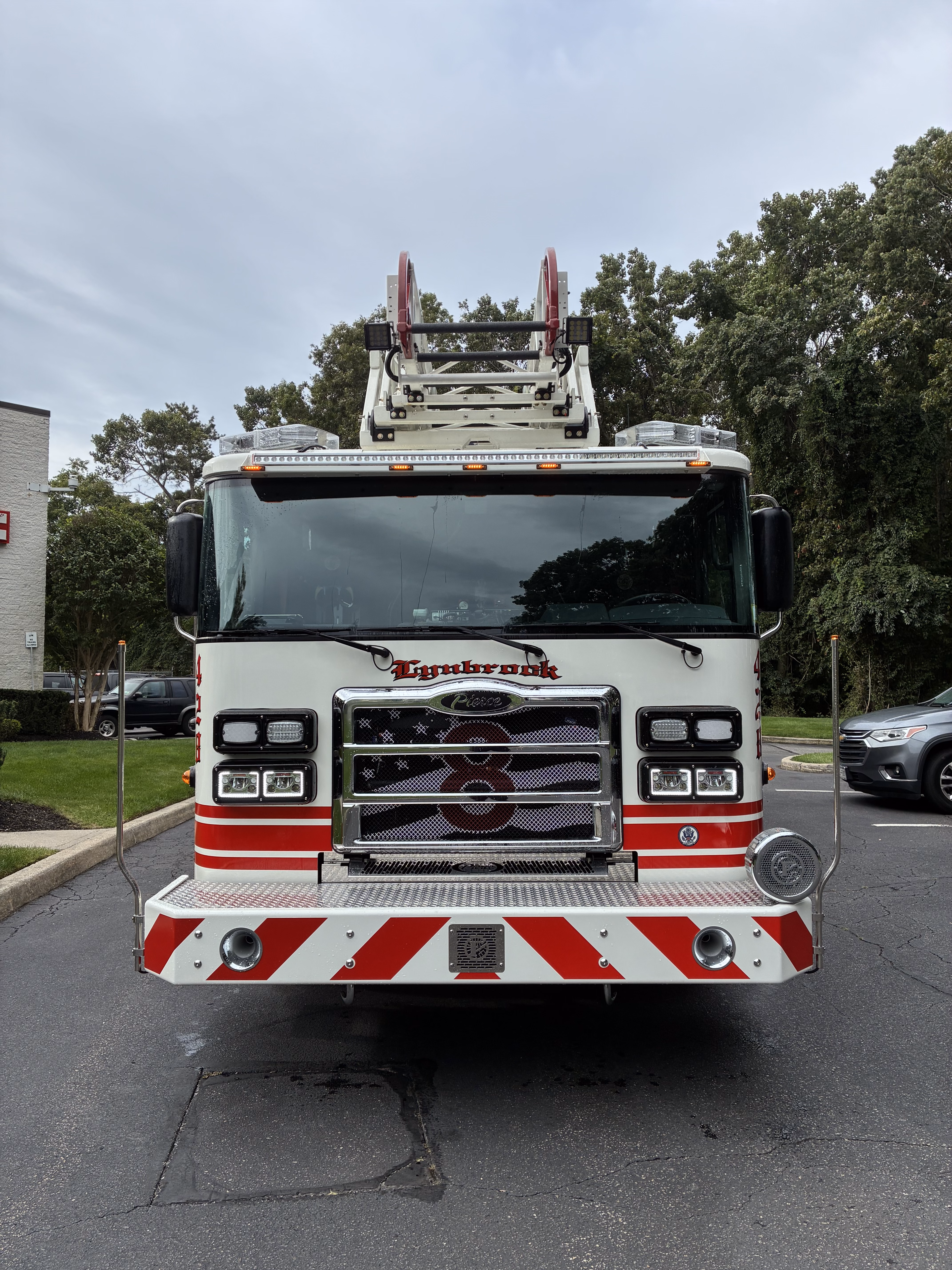 Pierce Enforcer Aerial exterior view