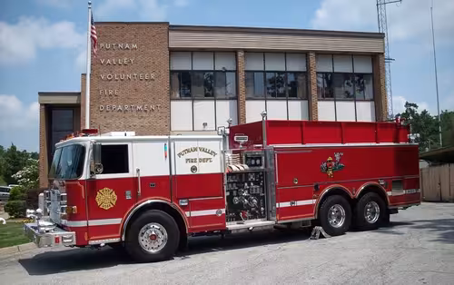 Pierce Arrow Pumper exterior view, photo 2 of 3