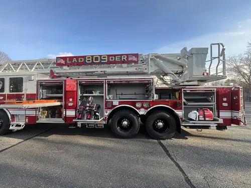 Pierce Enforcer Aerial exterior view, photo 2 of 35