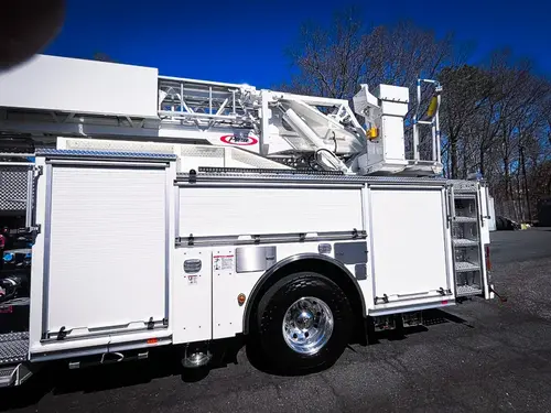 Pierce Enforcer Aerial exterior view, photo 10 of 32