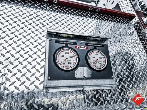 Pierce Saber Pumper exterior view, photo 12 of 83