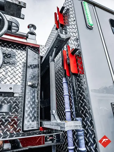 Pierce Saber Pumper exterior view, photo 15 of 83