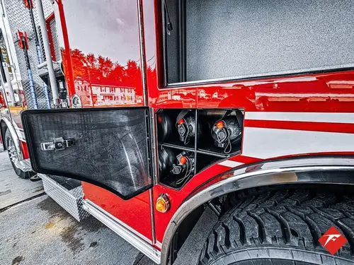 Pierce Saber Pumper exterior view, photo 36 of 83