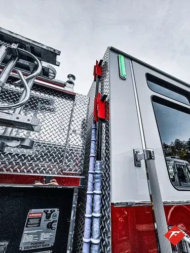 Pierce Saber Pumper exterior view, photo 53 of 83