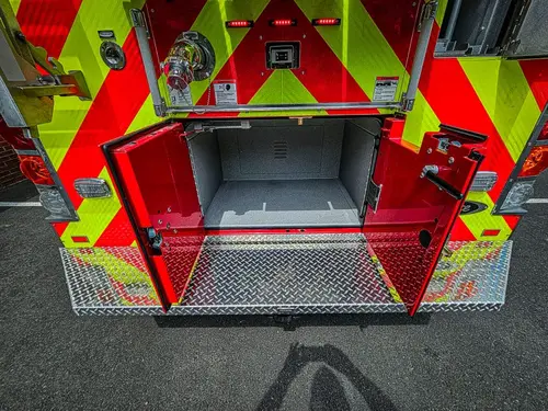 Pierce Velocity Rescue Pumper exterior view, photo 39 of 56