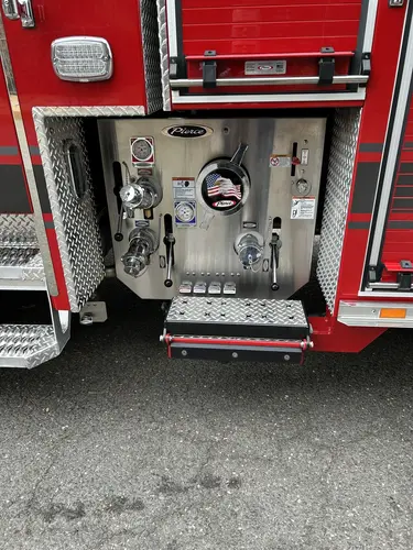 Branford Pierce Impel PUC pumper open officer-side compartment above rear wheel