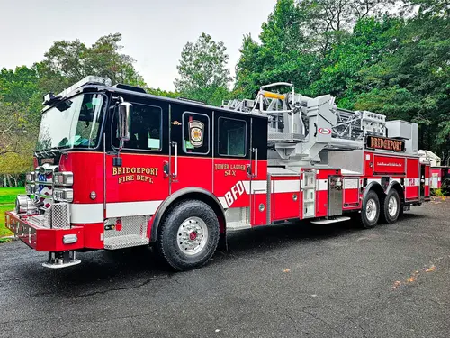 Pierce Enforcer Aerial exterior view