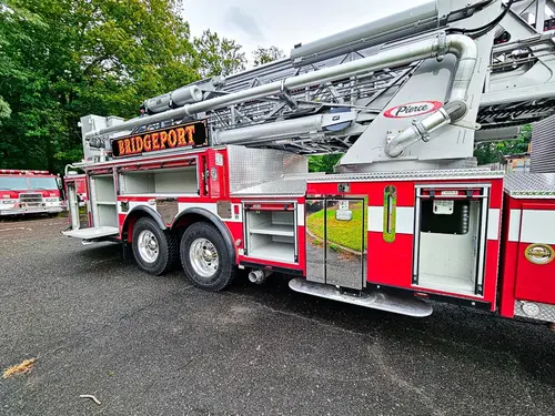 Pierce Enforcer Aerial exterior view, photo 6 of 40