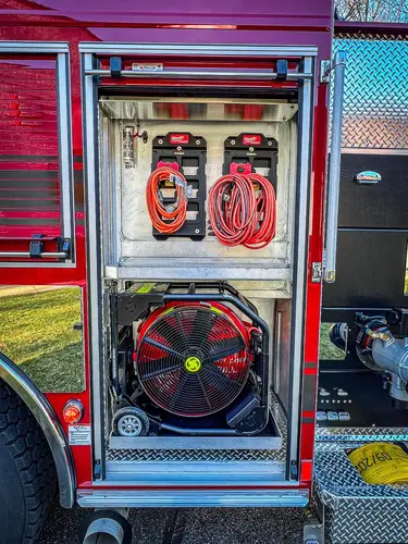 Pierce Enforcer Pumper exterior view, photo 13 of 37