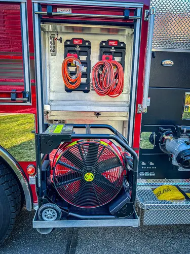 Pierce Enforcer Pumper exterior view, photo 14 of 37
