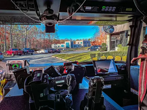 Pierce Enforcer Pumper exterior view, photo 33 of 37