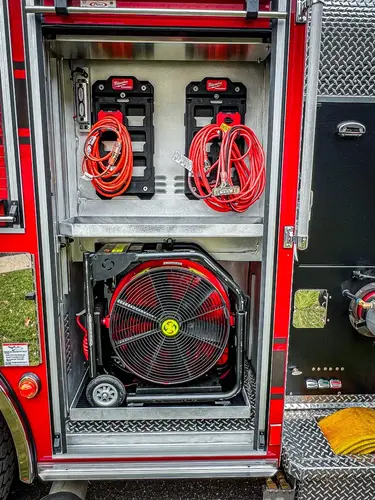 Pierce Enforcer Pumper exterior view, photo 16 of 56