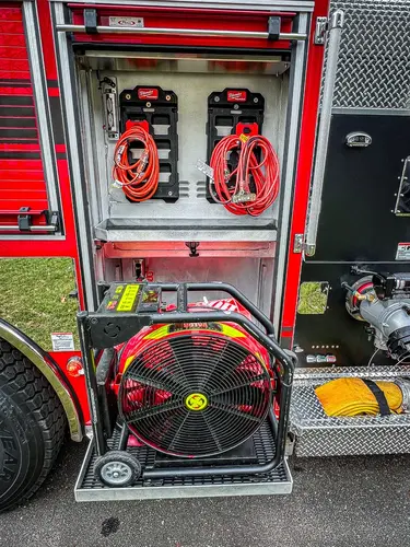 Pierce Enforcer Pumper exterior view, photo 17 of 56
