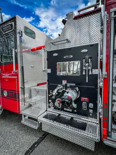 Pierce Enforcer Pumper exterior view, photo 35 of 56