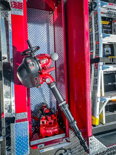 Pierce Enforcer Pumper exterior view, photo 39 of 56