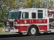 Pierce Saber Pumper exterior view, photo 3 of 3