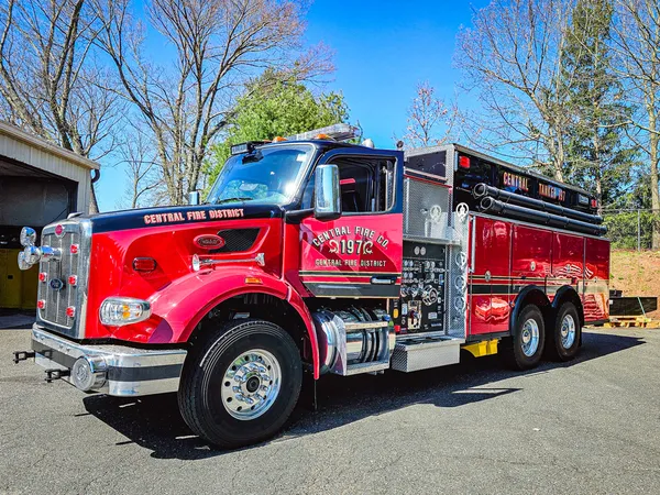 Pierce Saber Tanker exterior view