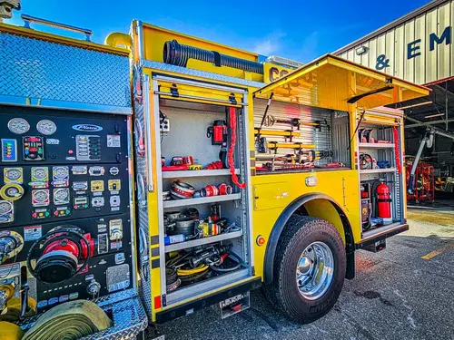 Pierce Enforcer Pumper exterior view, photo 25 of 32