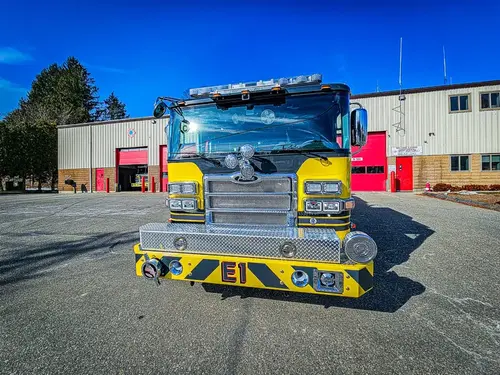 Pierce Enforcer Pumper exterior view, photo 5 of 32