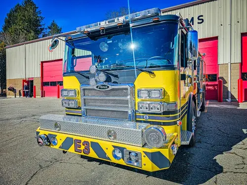 Pierce Enforcer Pumper exterior view, photo 4 of 65