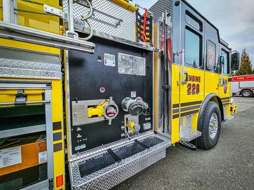 Pierce Enforcer Pumper exterior view, photo 13 of 46
