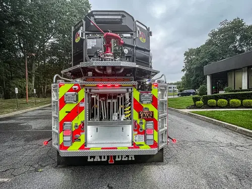 Pierce Enforcer Pumper exterior view, photo 27 of 49