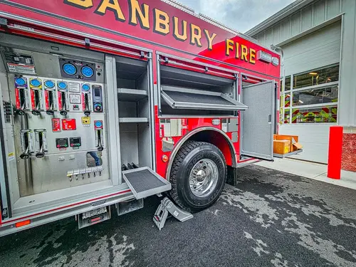 Pierce Enforcer Pumper exterior view, photo 16 of 62