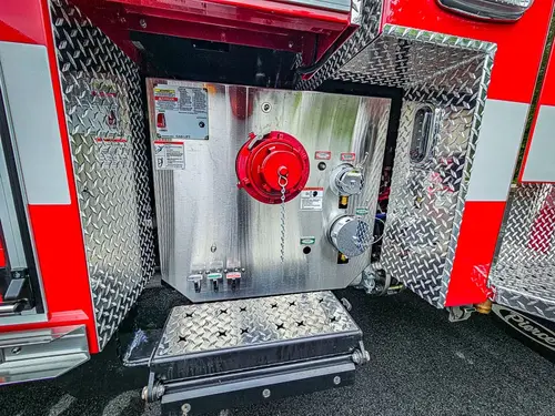 Pierce Enforcer Pumper exterior view, photo 24 of 62