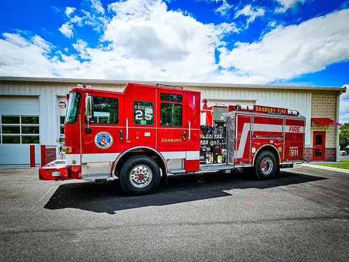 Pierce Saber Pumper exterior view