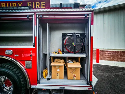 Pierce Saber Pumper exterior view, photo 20 of 55