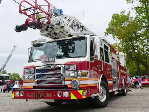 Pierce Velocity Aerial exterior view