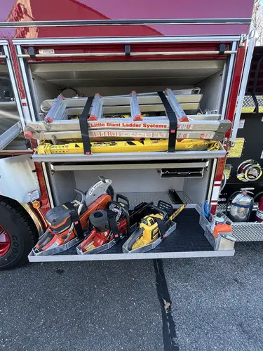 Pierce Enforcer Rescue Pumper exterior view, photo 24 of 31