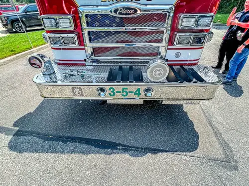 Pierce Enforcer Pumper exterior view, photo 16 of 31
