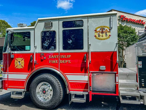 Pierce Enforcer Pumper exterior view, photo 25 of 31